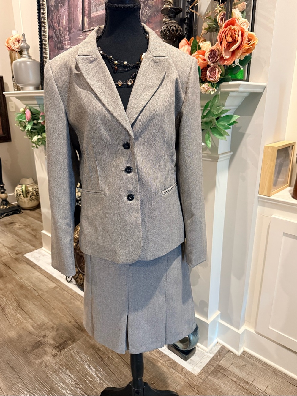 Classic Women's Grey Tailored Blazer with pleated skirt- Professional suit